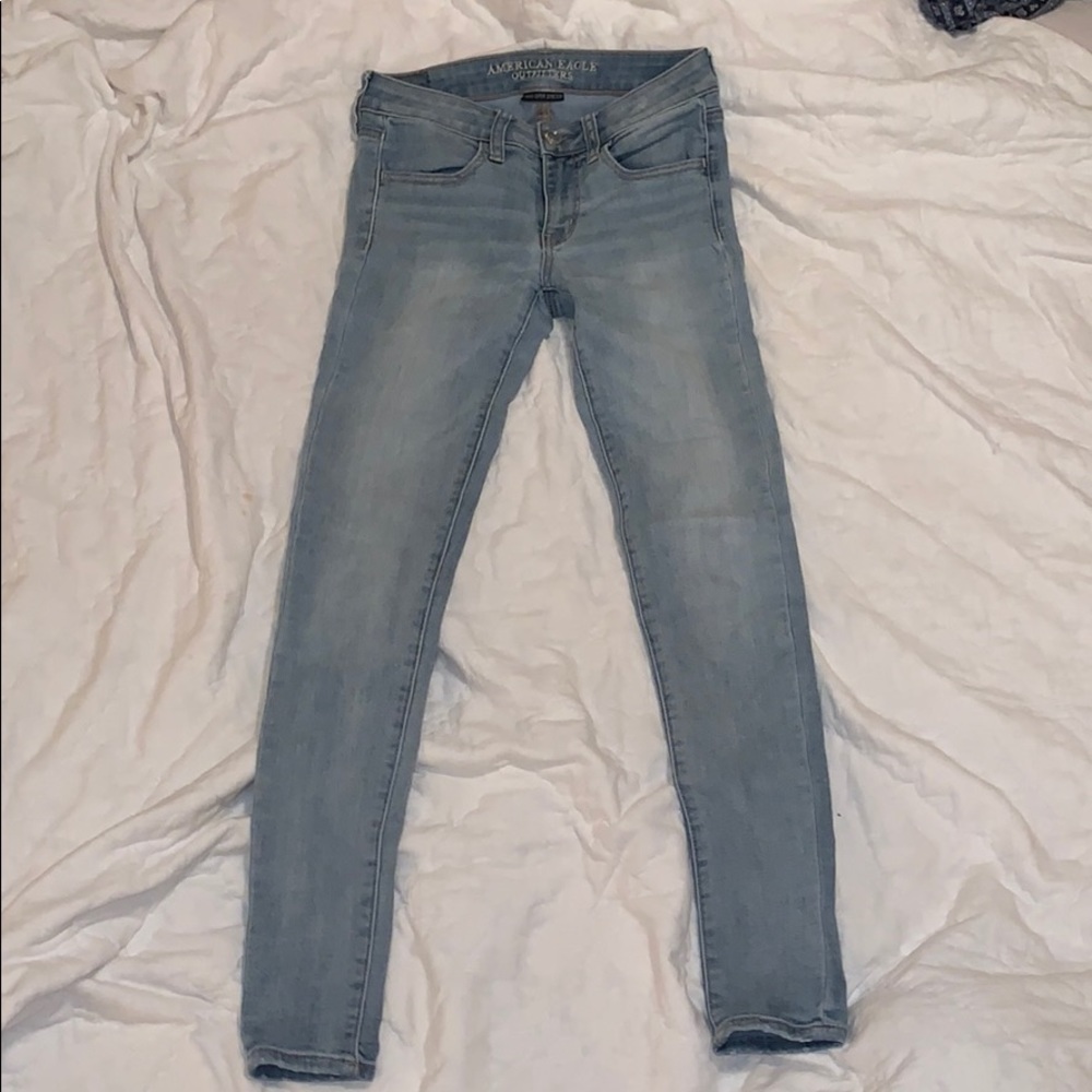 AMERICAN EAGLE JEANS